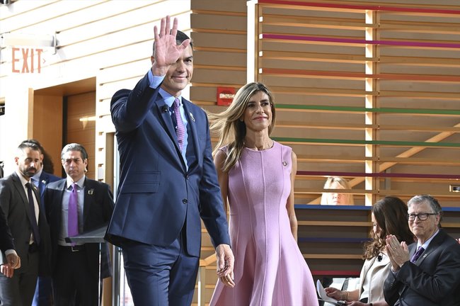 El presidente del Gobierno en funciones, Pedro Sánchez y su mujer, Begoña Gómez. EP / Archivo