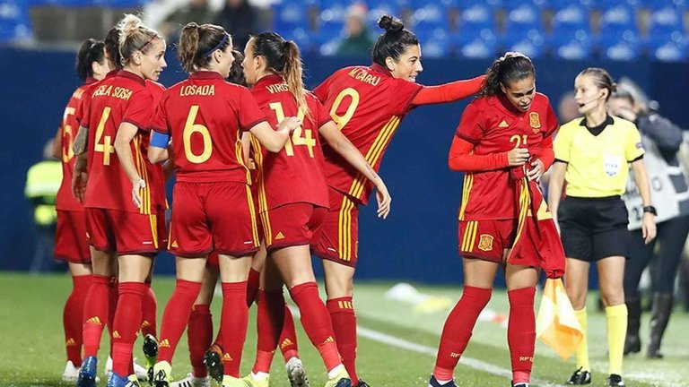 Quince la selección femenina de fútbol "mientras no se revierta" actual situación
