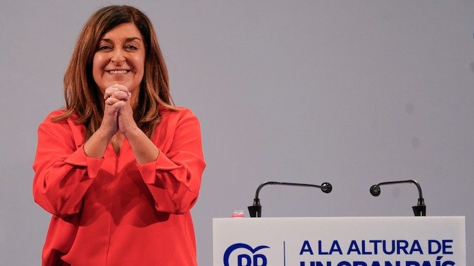 La presidenta del PP de Catanbria, María José Sáenz de Buruaga,  durante la clausura del congreso del PP de Cantabria, en la Universidad de Cantabria, a 7 de octubre de 2022, en Santander, Cantabria (España). Durante el Congreso, se ha ratificado como presidenta a María José Sáenz de Buruaga, la única candidata a la reelección con más del 99% de los votos en las primarias previas del partido.
07 OCTUBRE 2022;SANTANDER;FEIJÓO;CANTABRIA;CONGRESO;PP;PARTIDO POPULAR
NACHO CUBERO / Europa Press
07/10/2022