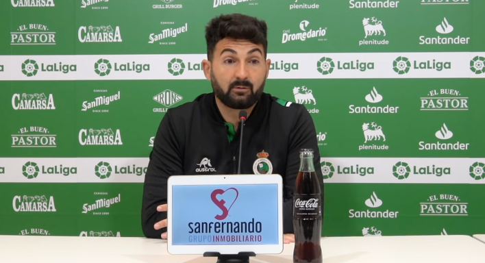 El entrenador del Racing de Santander, Guillermo Fernández Romo. / ALERTA