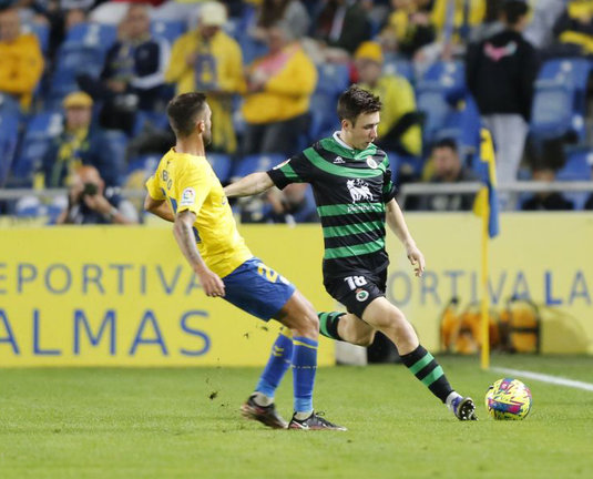 Saúl falló en el gol de Las Palmas pero fue clave para provocar el penalti del empate. / LA LIGA