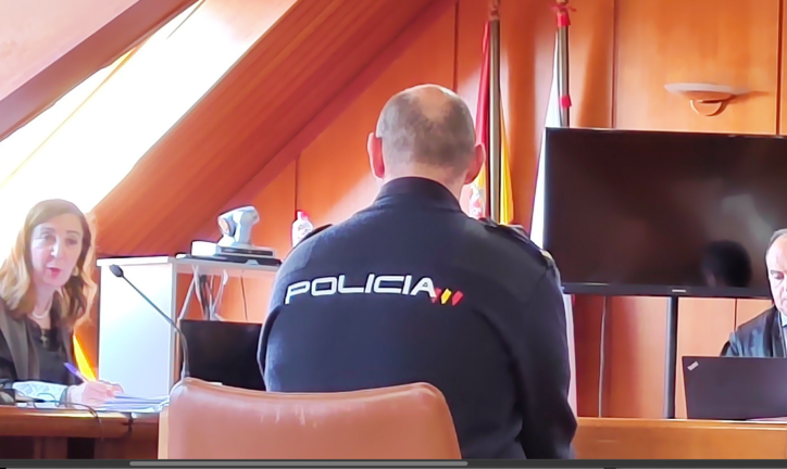 Un agente de la Policía Nacional testifica en el juicio contra los seis acusados de prostituir a una joven en Santander.