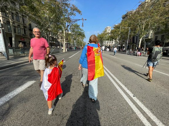 Una cántabra y su hija por la manifestación de Barcelona. / ALERTA
