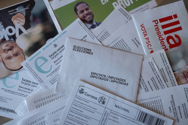 Diferentes recursos electorales para los comicios catalanes del 12M. EP