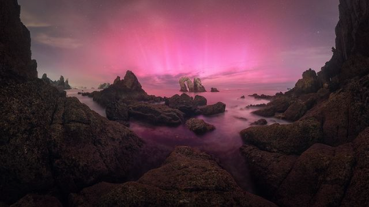 Imagen de la aurora boreal en los Urros de Liencres. / Pablo Ruiz García