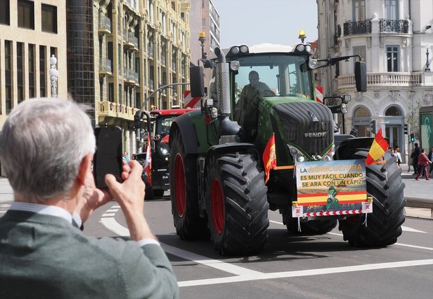 Un tractor durante una nueva tractorada. / Claudia Alba / Archivo