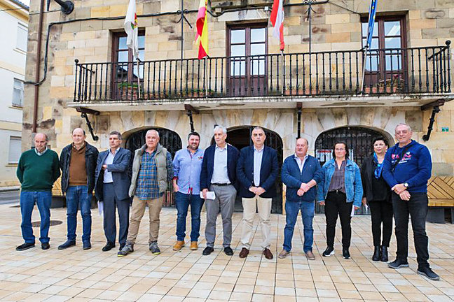 Fotografía de la reunión para la planificación de obras y proyectos en el municipio. / Alerta
