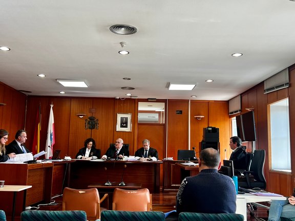 Juicio contra el acusado de abusar de su hija en la Audiencia Provincial de Cantabria. / EP