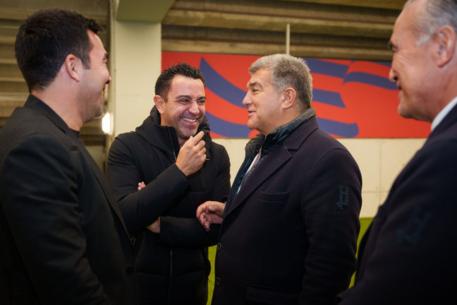 Deco, Xavi, Laporta y Yuste en un encuentro reciente de la cúpula deportiva del FC Barcelona. / FCB