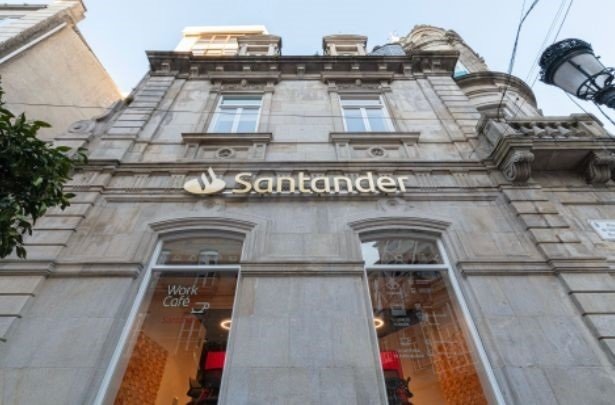 Fachada del Work Café de Banco Santander. EP