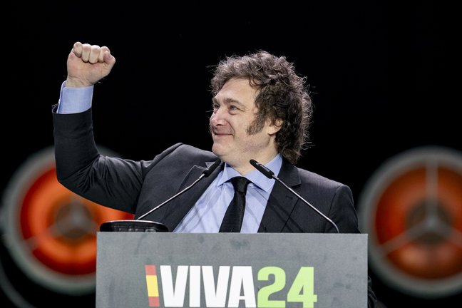 El presidente de Argentina, Javier Milei, interviene durante el acto ‘Viva 24’ de Vox. A. Pérez Meca / Archivo