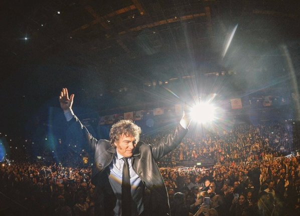 El inclasificable Javier Milei durante el concierto al que asistieron varios miles de seguidores del mandatario argentino. / X