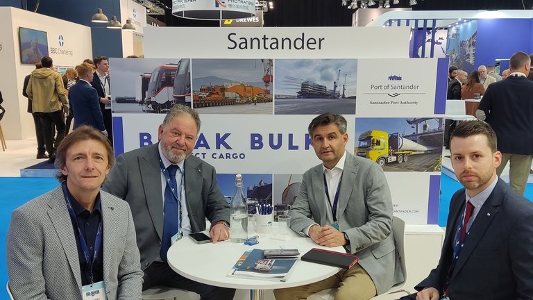 Representantes de la Autoridad Portuaria de Santander en el ‘Breakbulk Europe Rotterdam’. / A.E.