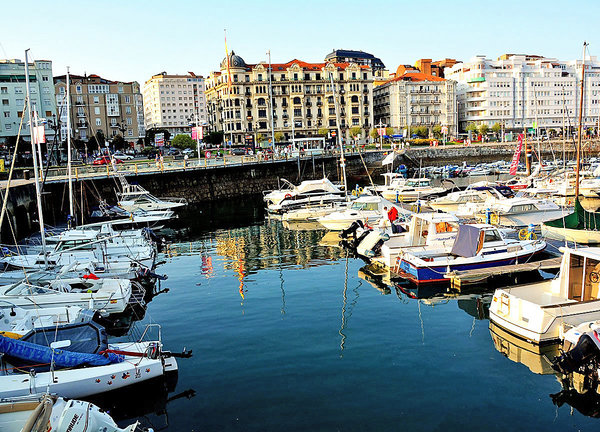 Vista del puerto de Santander en una fotografía de archivo. / Alerta