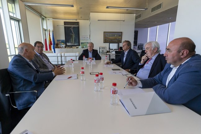 El consejero de Industria, Eduardo Arasti, se reúne con el Comité de Expertos de Sodercan. Alerta