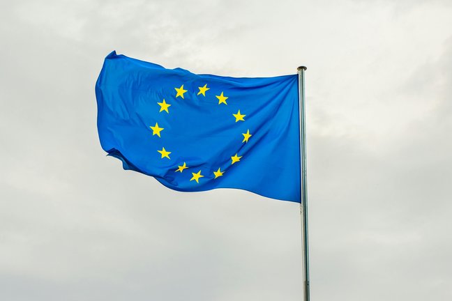 Bandera de la Unión Europea. / Alerta