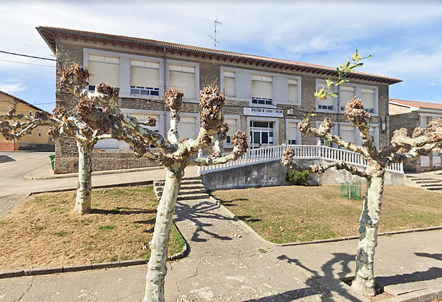 Biblioteca municipal de Valdeolea, uno de los edificios que se pretende mejorar. / Alerta