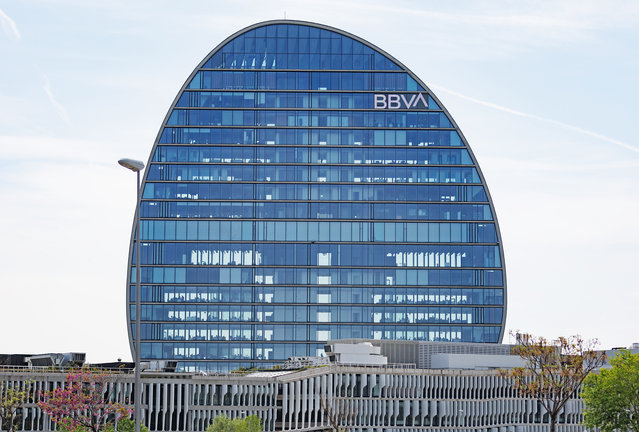 Fachada del banco del en la ciudad del BBVA en Madrid. / Eduardo Parra