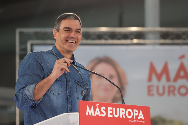 El secretario general y presidente del Gobierno, Pedro Sánchez, interviene durante un acto de campaña del PSOE. / Claudia Alba