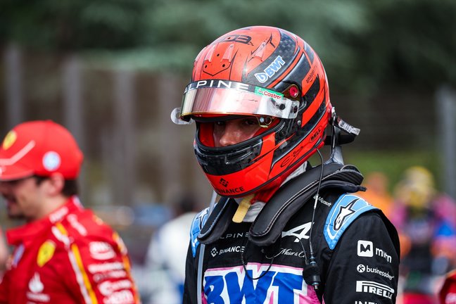 Esteban Ocon, piloto de Alpine, durante el GP de Emilia Romagna. / FLORENT GOODEN