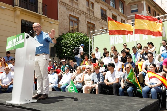 El candidato de Vox para las elecciones europeas, Jorge Buxadé, interviene durante un acto de campaña de Vox- Edu Botella / Archivo
