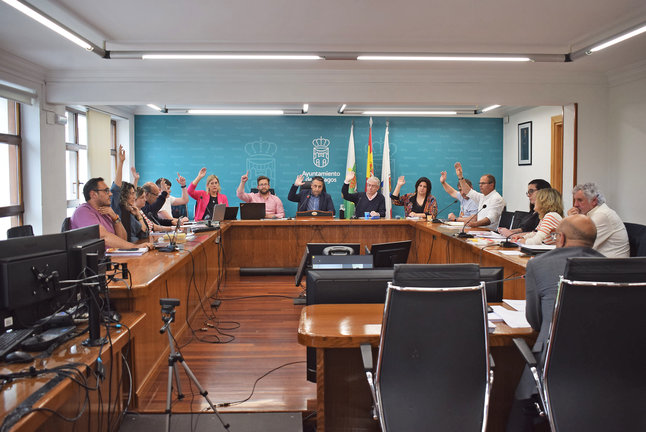 Pleno en el Ayuntamiento de Piélagos el pasado jueves. / Alerta