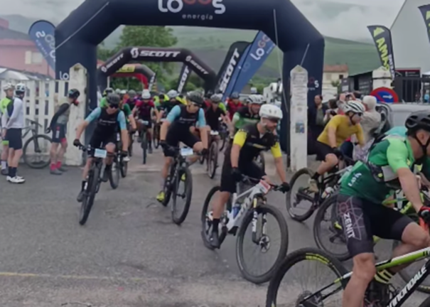 Salida de la segunda etapa en Iguña. / Cantabria Bike Race (Instagram)