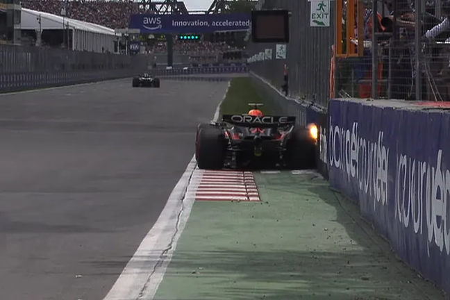 Verstappen, tocando con el muro en Canadá./ F1