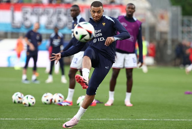 El jugador francés, Kylian Mbappé, durante un entrenamiento con Francia. / Franck Fife