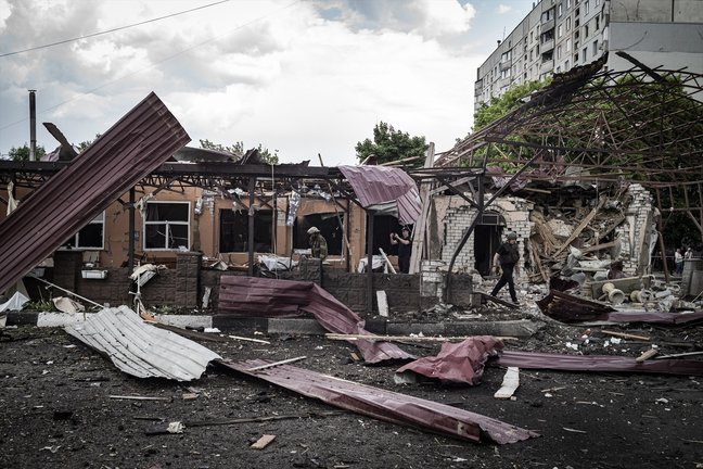 Una estructura ucraniana dañada en un ataque ruso. Nicolas Cleuet  / Archivo