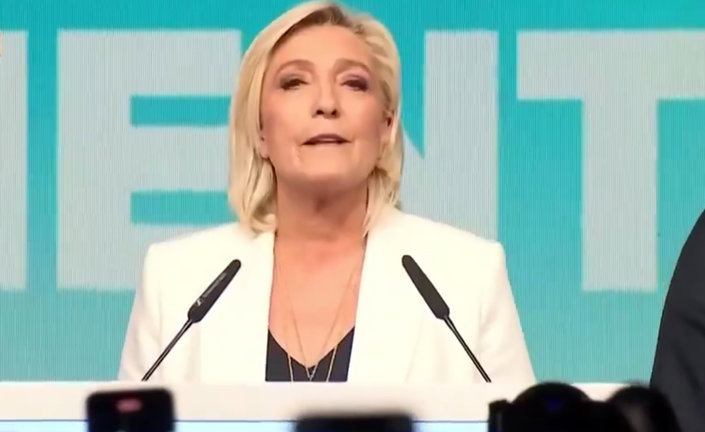 Marine Le Pen, durante la comparecencia tras la noticia de Macron. / Red X