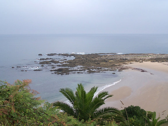 Vista de la playa de Pechón, un espacio que deleita a quien lo visita. / Turismo Cantabria