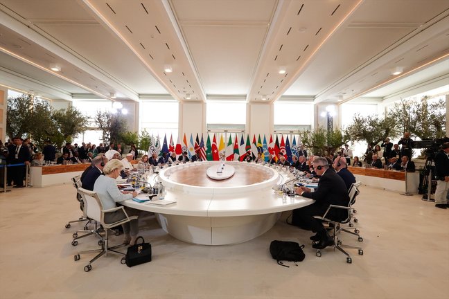 Una mesa redonda con los líderes del G7. Giuseppe Lami