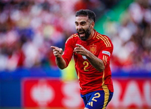 Carvajal celebra su gol con la Selección. / RFEF