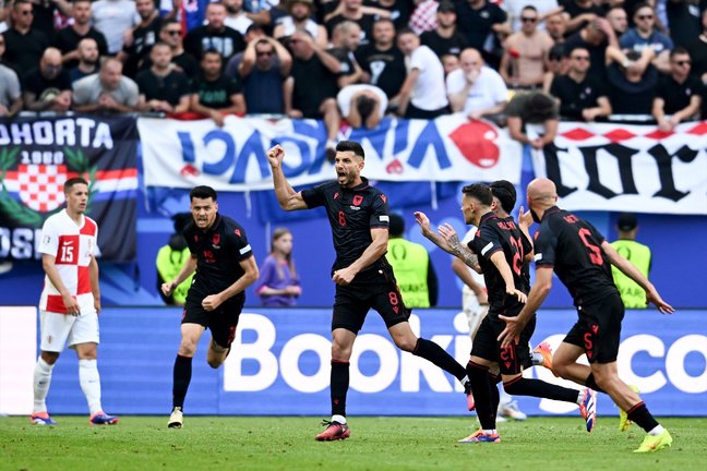 Klaus Gjasula celebra el 2-2 en el Croacia-Albania de la Eurocopa de Alemania de 2024. / Sina Schuldt/dpa