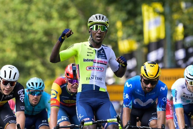 El ciclista eritreo Biniam Girmay (Intermarché-Wanty) se adjudicó la tercera etapa del Tour de Francia de 2024.
ASO
