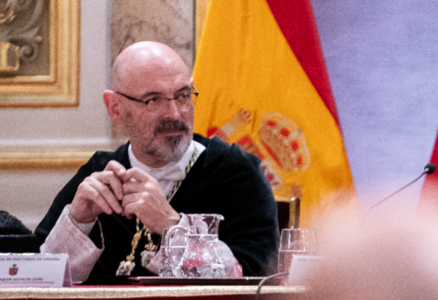 Joaquín Goyache estuvo en el Palacio de La Moncloa para tratar la cátedra extraordinaria de Begoña Gómez.