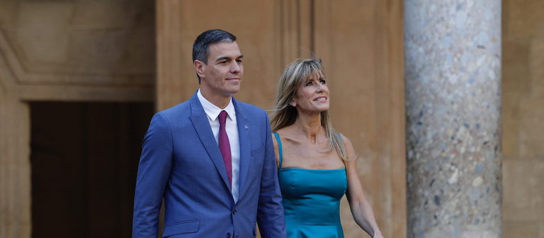 Pedro Sánchez junto a su mujer, Begoña Gómez. / EP