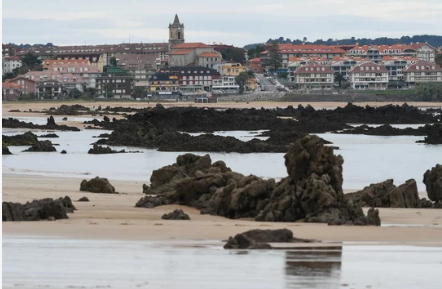 Las playas de Cantabria cautivan a sus visitantes. / A.S.