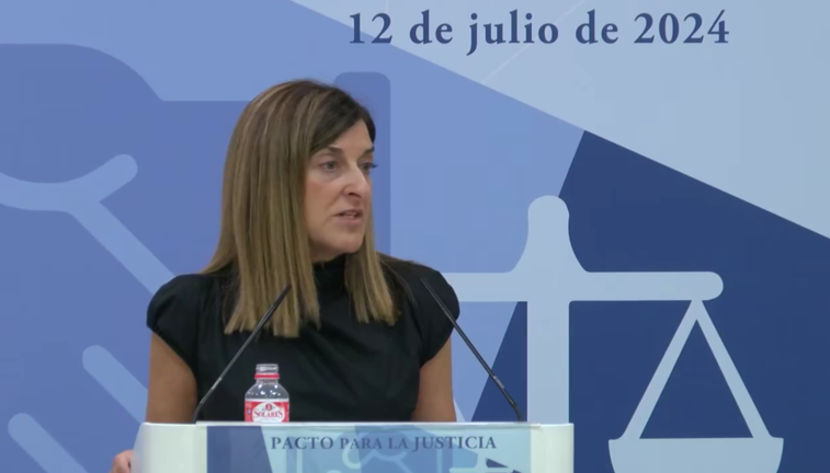 María José Sáenz de Buruaga opina en rueda de prensa sobre la actualidad política. / A.E.