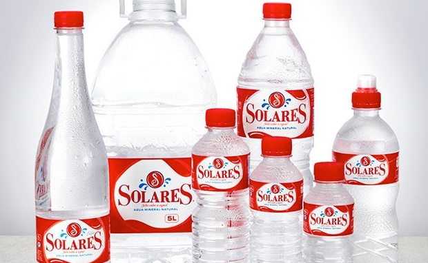 Varias botellas de agua Solares. / A.E
