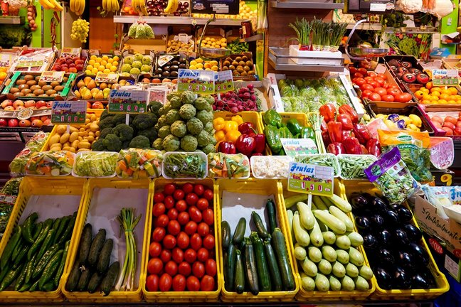 Puesto de frutas y verduras. EP