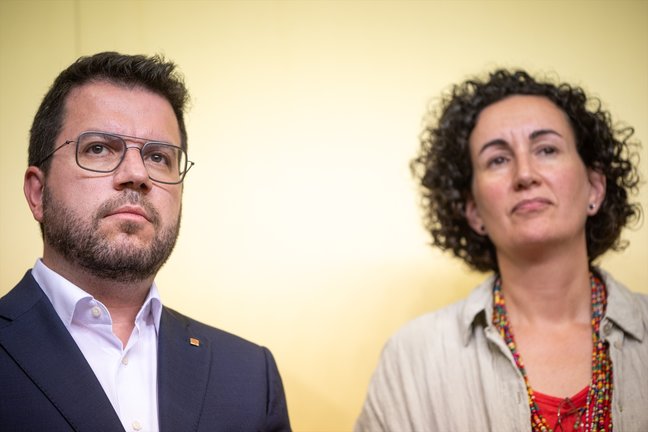 El presidente de la Generalitat, Pere Aragonès, y la secretaria general de ERC Marta Rovira. EP / Archivo