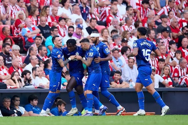 Christantus Ugonna Uche del Getafe CF celebra tras marcar el primer gol del equipo durante el partido de LaLiga EA Sports entre el Athletic Club y el CA Osasuna en San Mamés el 15 de agosto de 2024, en Bilbao, España.
Fecha: 15/08/2024.

Firma: AFP7 / Europa Press