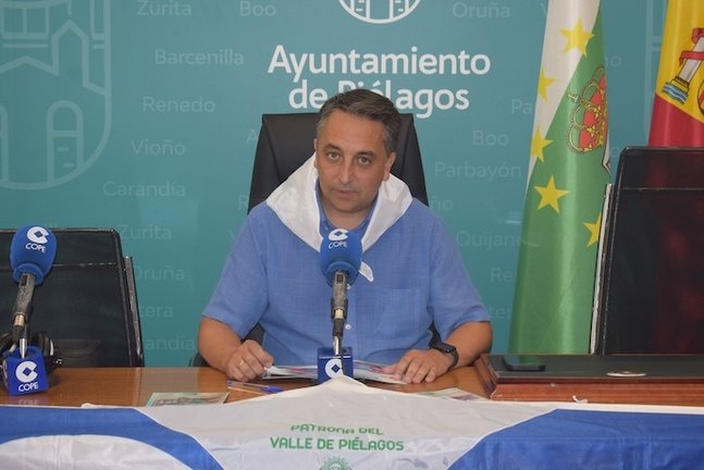 El alcalde de Piélagos, Carlos Caramés durante la rueda de prensa. / A.E.