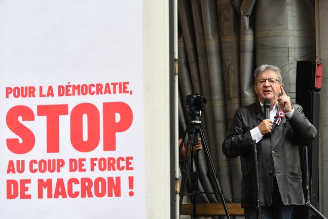 Jean-Luc Melenchon presente en la manifestación contra el ''golpe de fuerza'' del presidente francés Emmanuel Macron. / EP