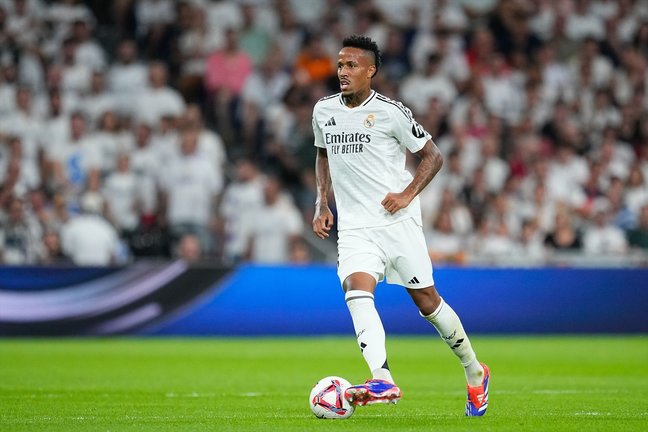 El brasileño, Éder Militao, durante un partido con el Real Madrid. / Oscar J. Barroso