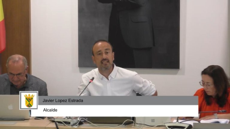 Javier López Estrada, alcalde socialista del PRC en Torrelavega, durante el pleno de la pasada semana. / A.E.