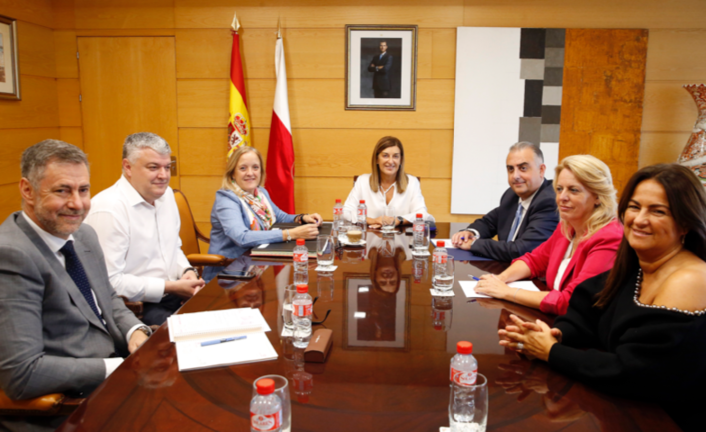 Luis Martínez Abad, Luis Ángel Agüeros Sánchez, Isabel Urrutia, María José Sáenz de Buruaga, Roberto Media, María Jesús Susinos y Begoña Gómez. / ALERTA