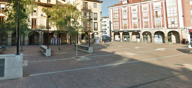 La plaza Roja es uno de los lugares más emblemáticos de Torrelavega. / Alerta